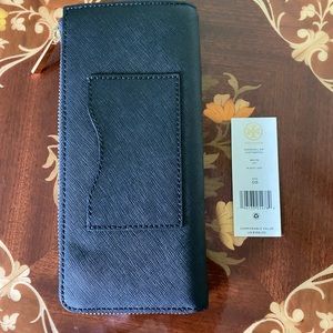 Tory Burch black color L shape continental wallet